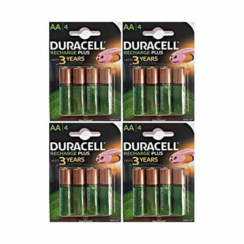 Vier Packungen Duracell Recharge Plus AA-Batterien, jede mit vier Batterien, die bis zu 3 Jahre halten sollen.