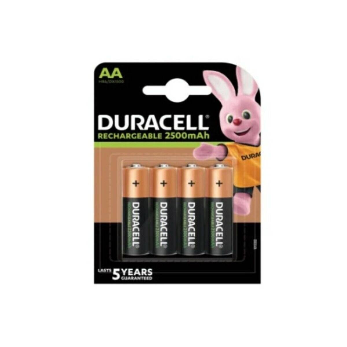 Wiederaufladbare Duracell-Batterien 2500mAh Typ AA in Verpackung mit Maskottchen. Viererpack mit Batterien, gekennzeichnet mit einer Haltbarkeit von fünf Jahren.
