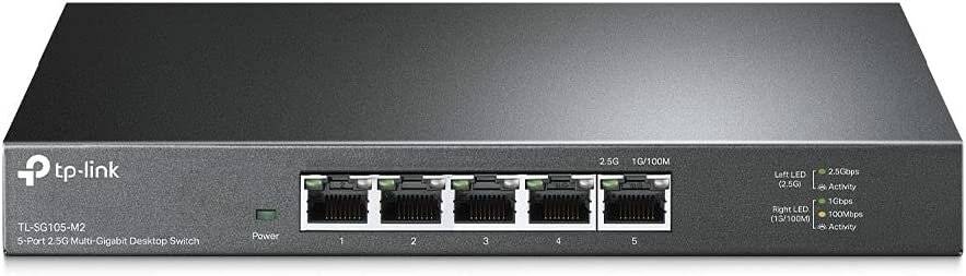 Netzwerk-Switch mit acht Ethernet-Anschlüssen, beschriftet von 1 bis 5G. Konzipiert für Hochgeschwindigkeits-Datenkonnektivität in Netzwerkumgebungen.