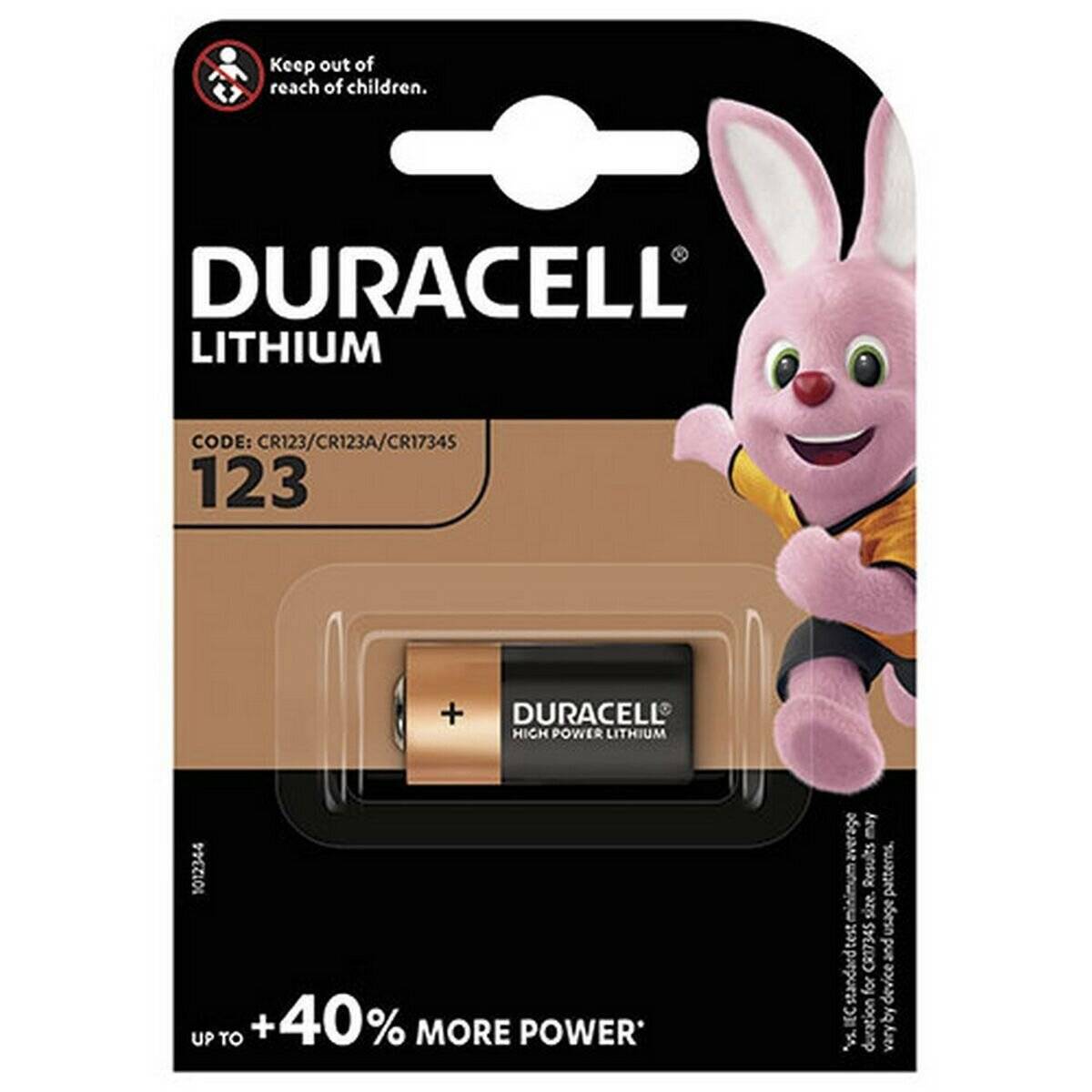 Duracell Lithium 123 Batterie mit einer rosa Cartoon-Maskottchen. Bemerkenswerte Merkmale beinhalten den Text „bis zu +40% mehr Leistung