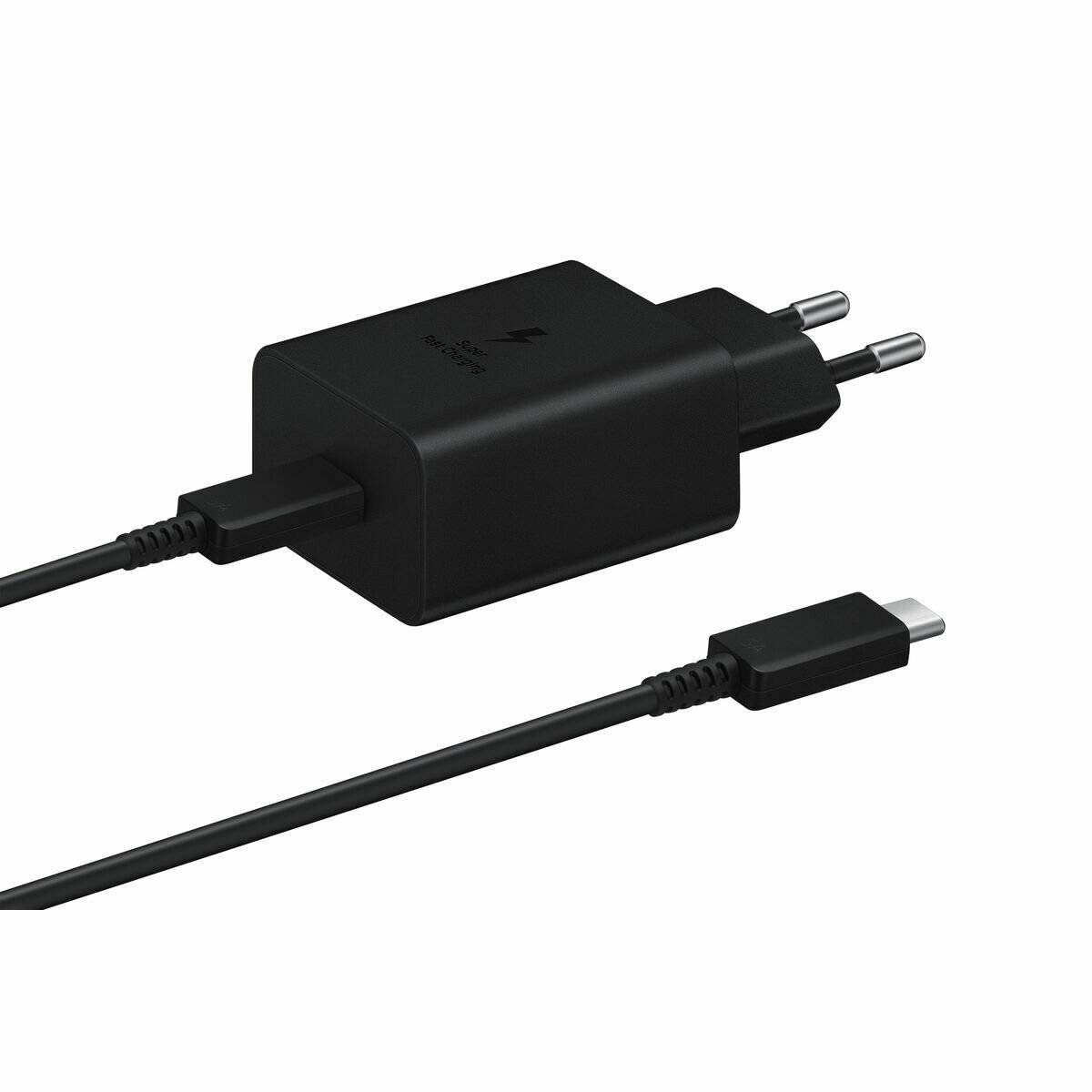 Ein schwarzer USB-C-Ladegerät mit Netzstecker und abnehmbarem Kabel, häufig verwendet für elektronische Geräte wie Telefone oder Tablets.