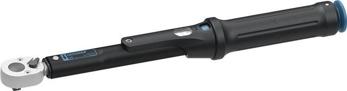 Eine schwarze Taschenlampe mit Einschalttaste, auf der Seite liegend. Lichtquelle und Griffbereich sind sichtbar.