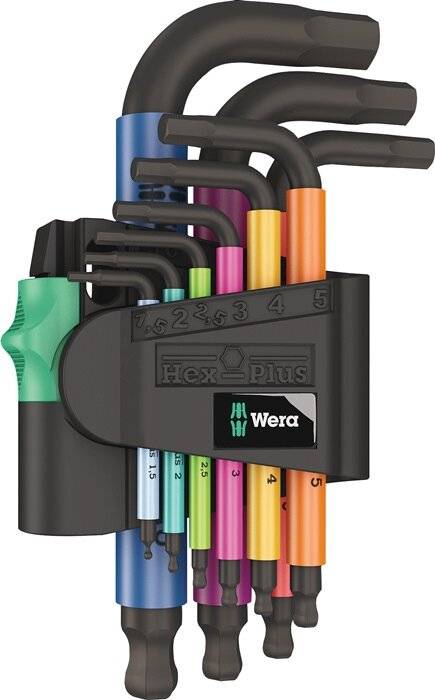 Hex-Plus' markierte Wera Sechskantschlüsselsatz in einem Halter, der verschiedene Größen und Farben mit einem grünen Griff auf der linken Seite zeigt.