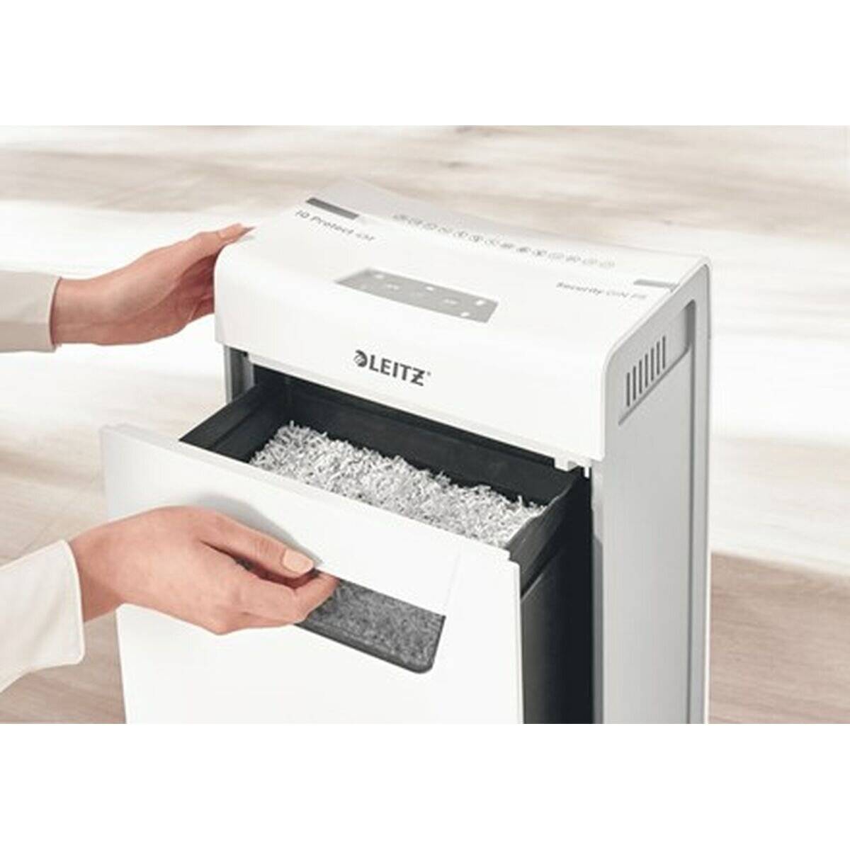 LEITZ IQ Protect Premium 8X Aktenvernichter mit Partikelschnitt P-4 4 x 40 mm 8 Blatt weiß