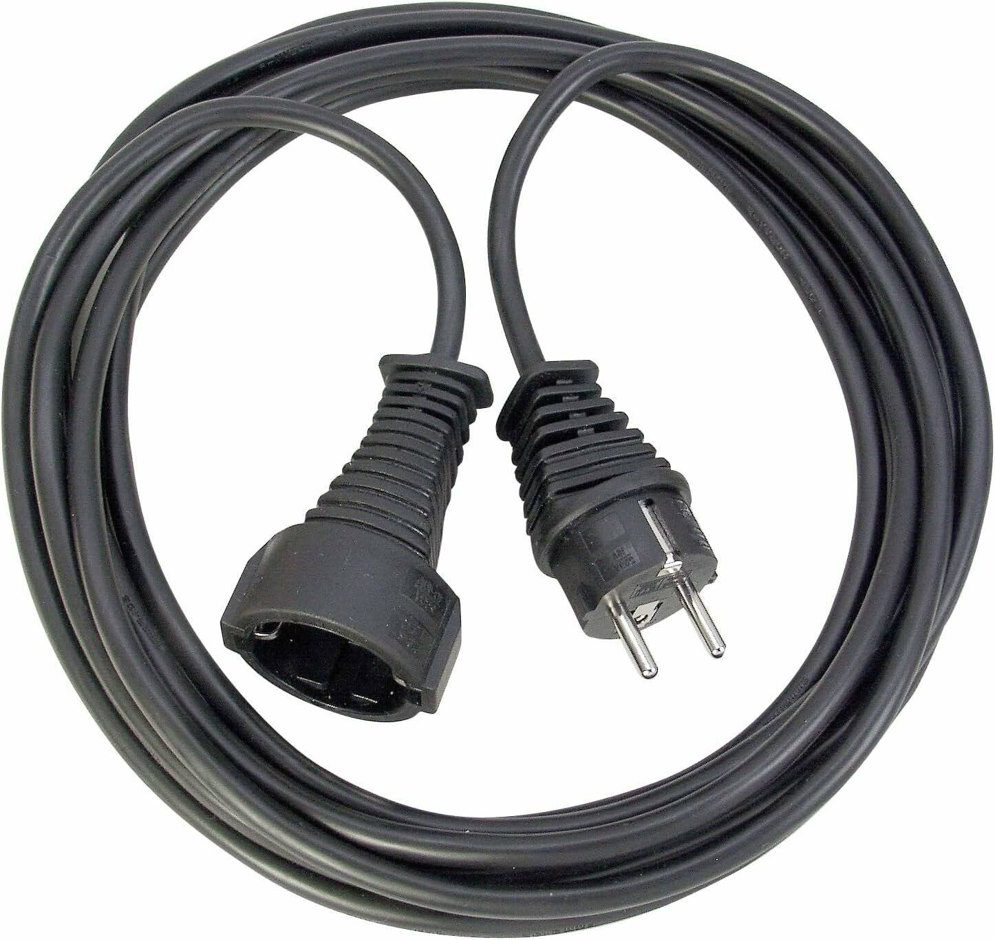 Ein gewickeltes schwarzes Netzkabel mit einem europäischen Stecker und einem Socketanschluss an jedem Ende, das zum Anschließen elektronischer Geräte an Stromquellen verwendet wird.