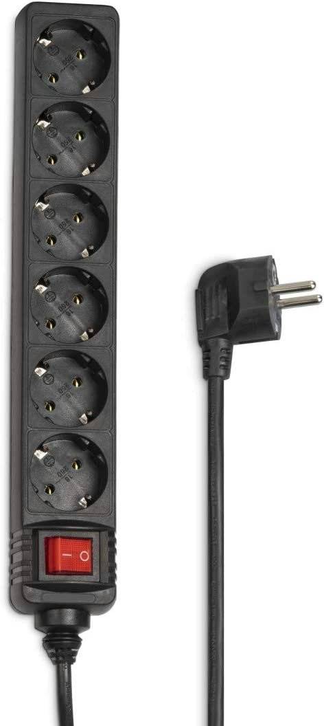 Schwarze Steckdosenleiste mit fünf Steckdosen und europäischem Stecker.