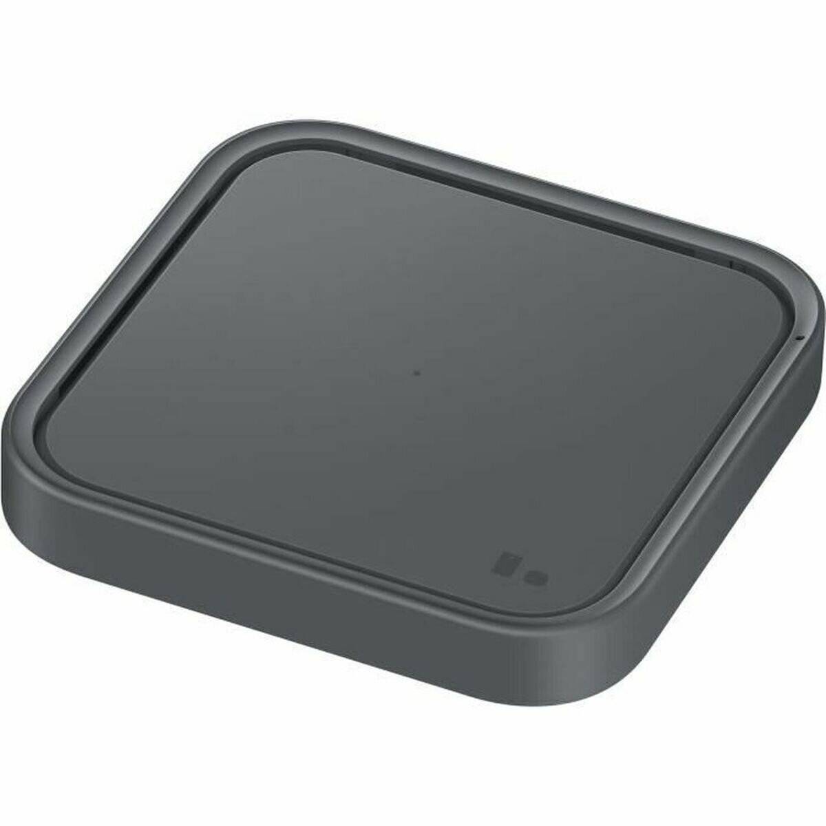 Ein quadratisches, schwarzes drahtloses Ladegerät mit minimalem Design, das einen kleinen LED-Indikator in der Ecke aufweist.
