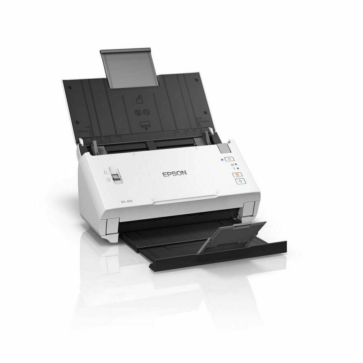 Epson-Scanner mit geöffneten Ablagen, bereit zum Dokumentenscannen, auf einer reflektierenden Oberfläche platziert.