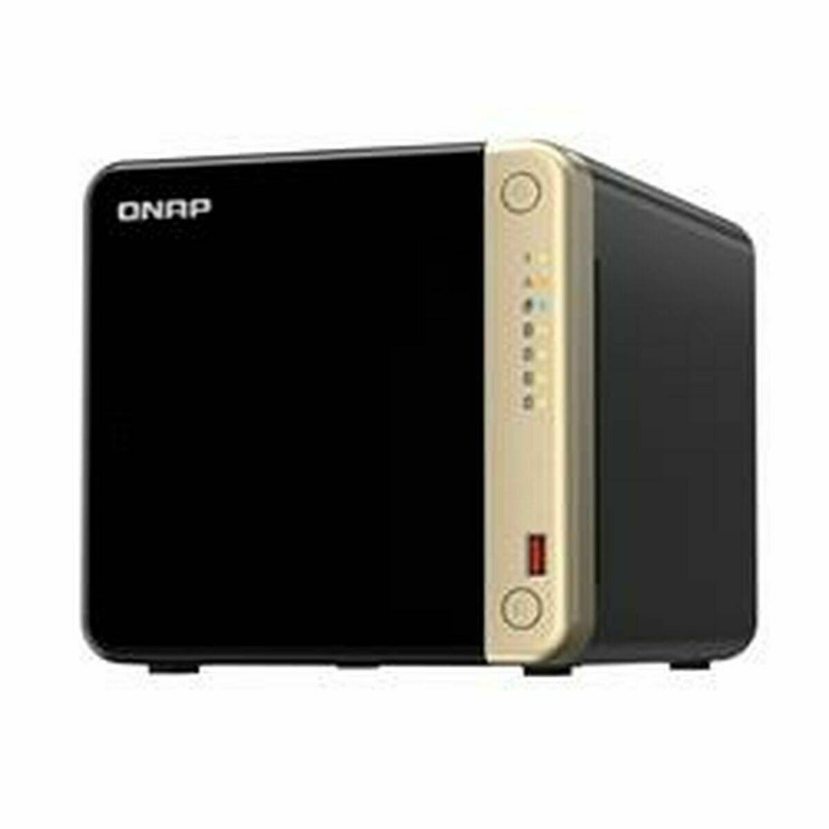 Ein schwarzes und goldenes QNAP-Gerät, höchstwahrscheinlich ein Network Attached Storage (NAS), mit LED-Anzeigen und einem USB-Anschluss auf dem Frontpanel.