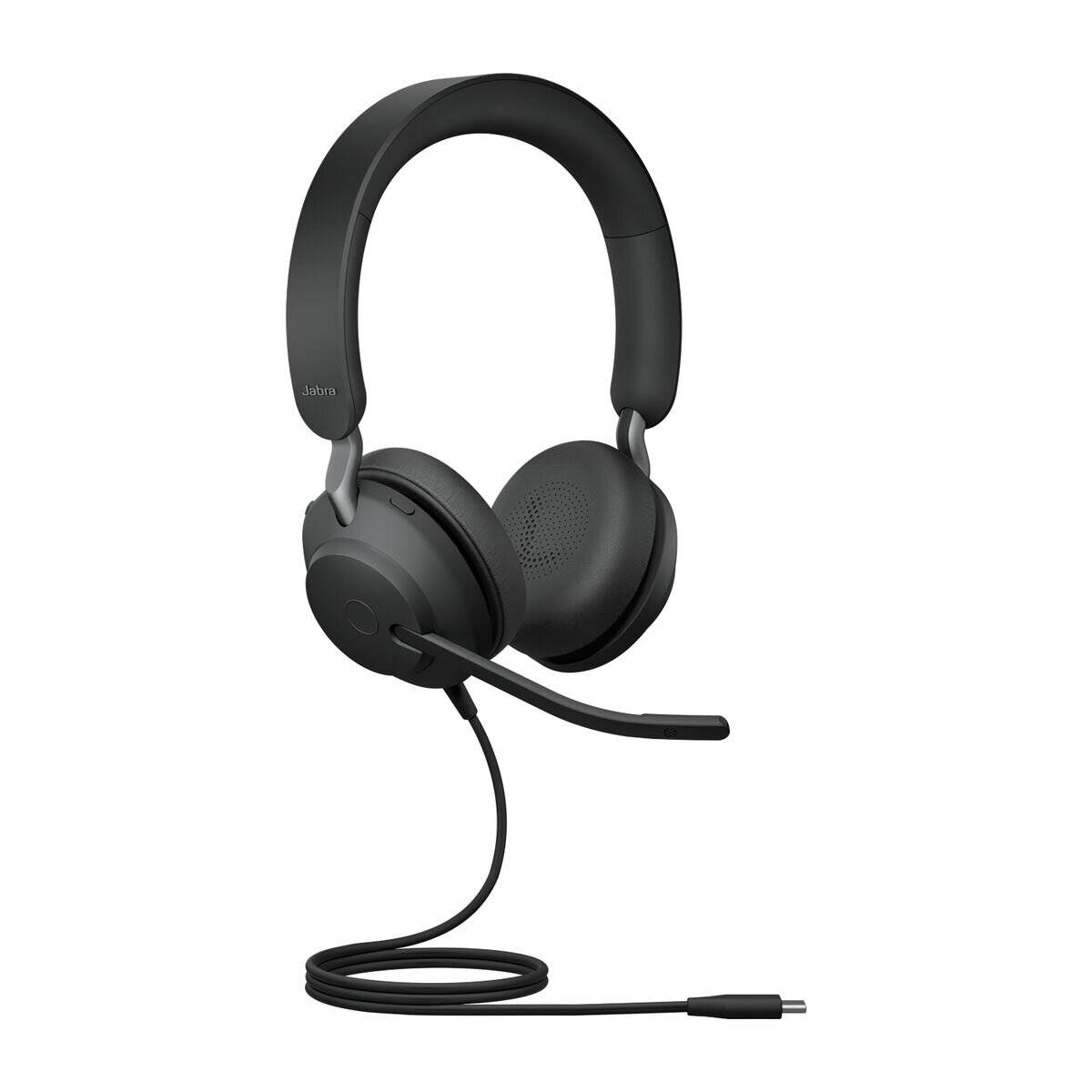 Jabra' schwarzes Over-Ear-Headset mit Mikrofon und angeschlossenem USB-C-Kabel.