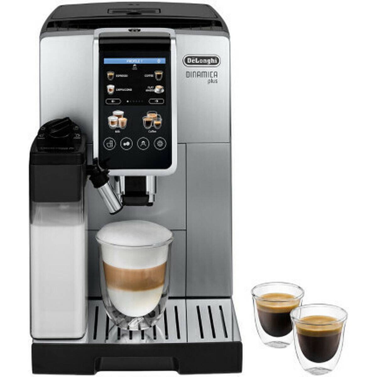 Eine De'Longhi Dinamica Plus Espressomaschine bereitet einen geschichteten Cappuccino zu. Zwei zusätzliche Tassen mit Espresso befinden sich neben der Maschine.