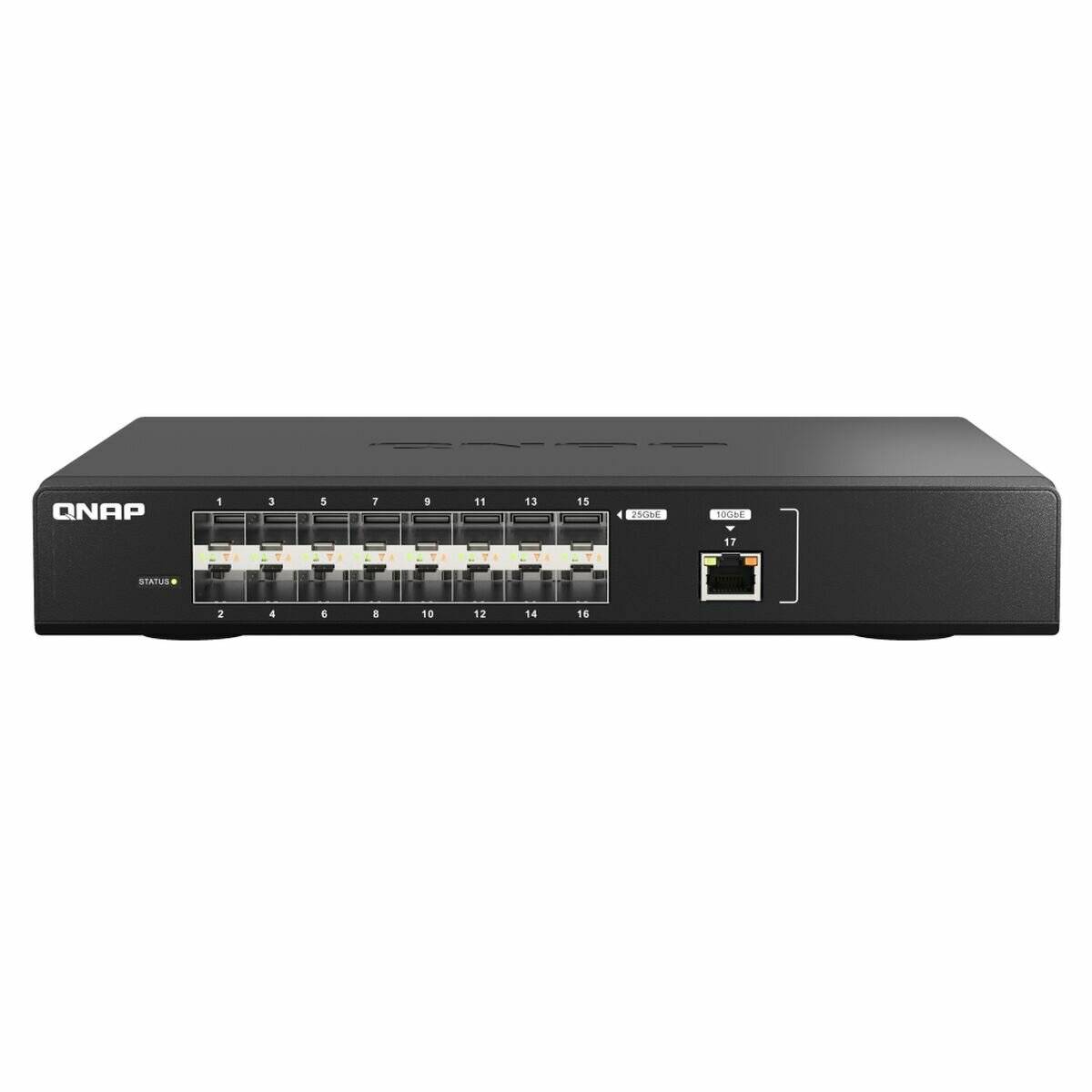 Ein schwarzer QNAP-Netzwerkswitch mit 16 nummerierten Ports ist zu sehen. Die Modellnummer S1200-8T2F ist auf der linken Seite des Geräts sichtbar.