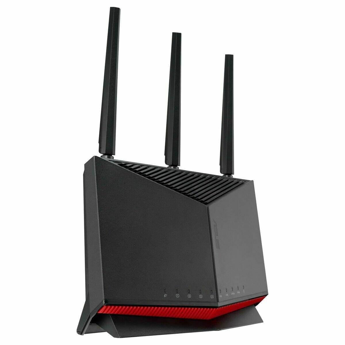 Ein schwarzer WLAN-Router mit drei Antennen steht aufrecht und verfügt über rote Akzentlinien sowie LED-Anzeigen auf seiner geneigten Vorderseite.