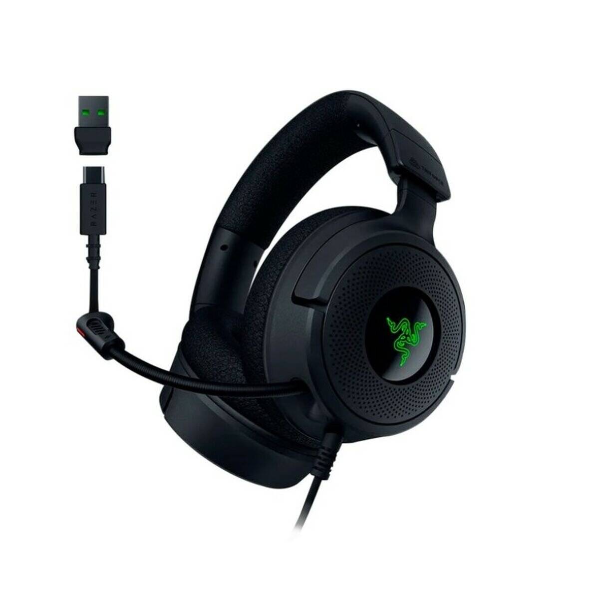 Ein schwarzes Gaming-Headset mit einem grünen Logo auf der Ohrmuschel wird präsentiert. Es verfügt über ein flexibles Mikrofon und einen USB-Anschluss am Kabel.