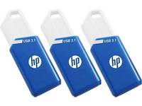 Drei blaue HP USB 3.1 Speichersticks nebeneinander angeordnet, die das HP-Logo präsentieren und ihre Konnektivitätsfunktionen hervorheben.