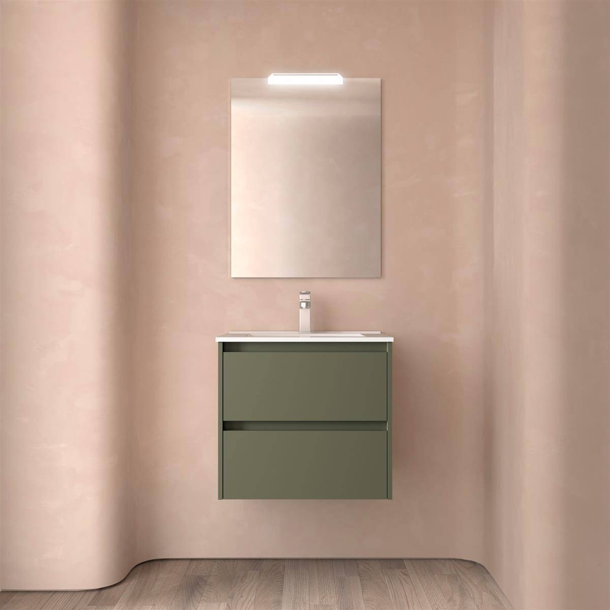 Minimalistischer Badezimmerschrank mit einem Spiegel, einer Leuchte, einem Wasserhahn und einem olivgrünen Schrank vor einer beigen Wand und einem Holzboden.