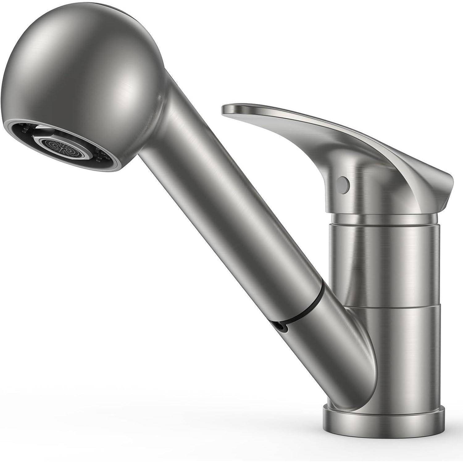 Ein moderner Wasserhahn aus Edelstahl für die Küche mit elegantem Ausziehbrause und einzigem Hebel, der für eine einfache Wasserdurchflusssteuerung konzipiert ist.