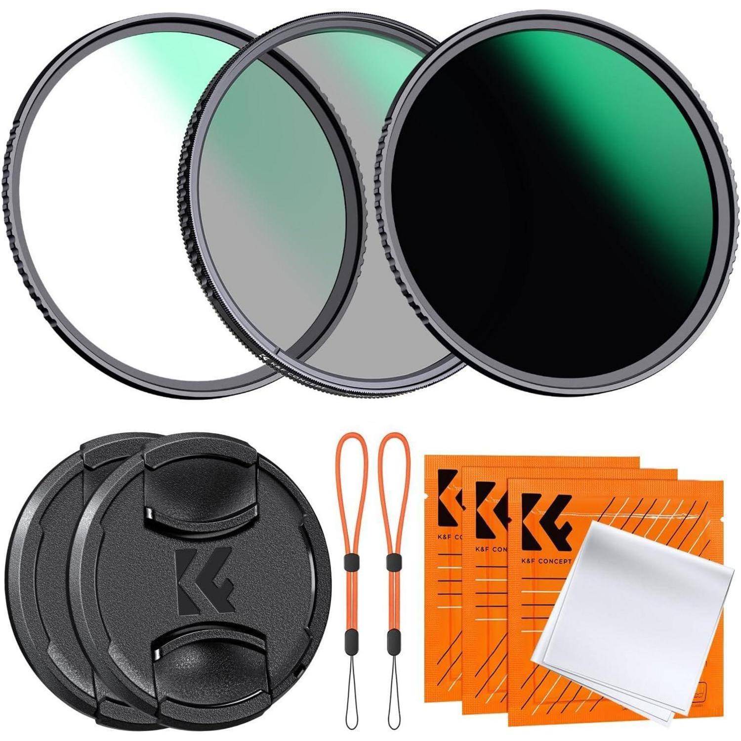 Ein Set bestehend aus drei Kameraobjektivfiltern, zwei Objektivdeckeln, Reinigungstüchern und Tragestraps, dargestellt als Fotografie-Zubehör-Kit.