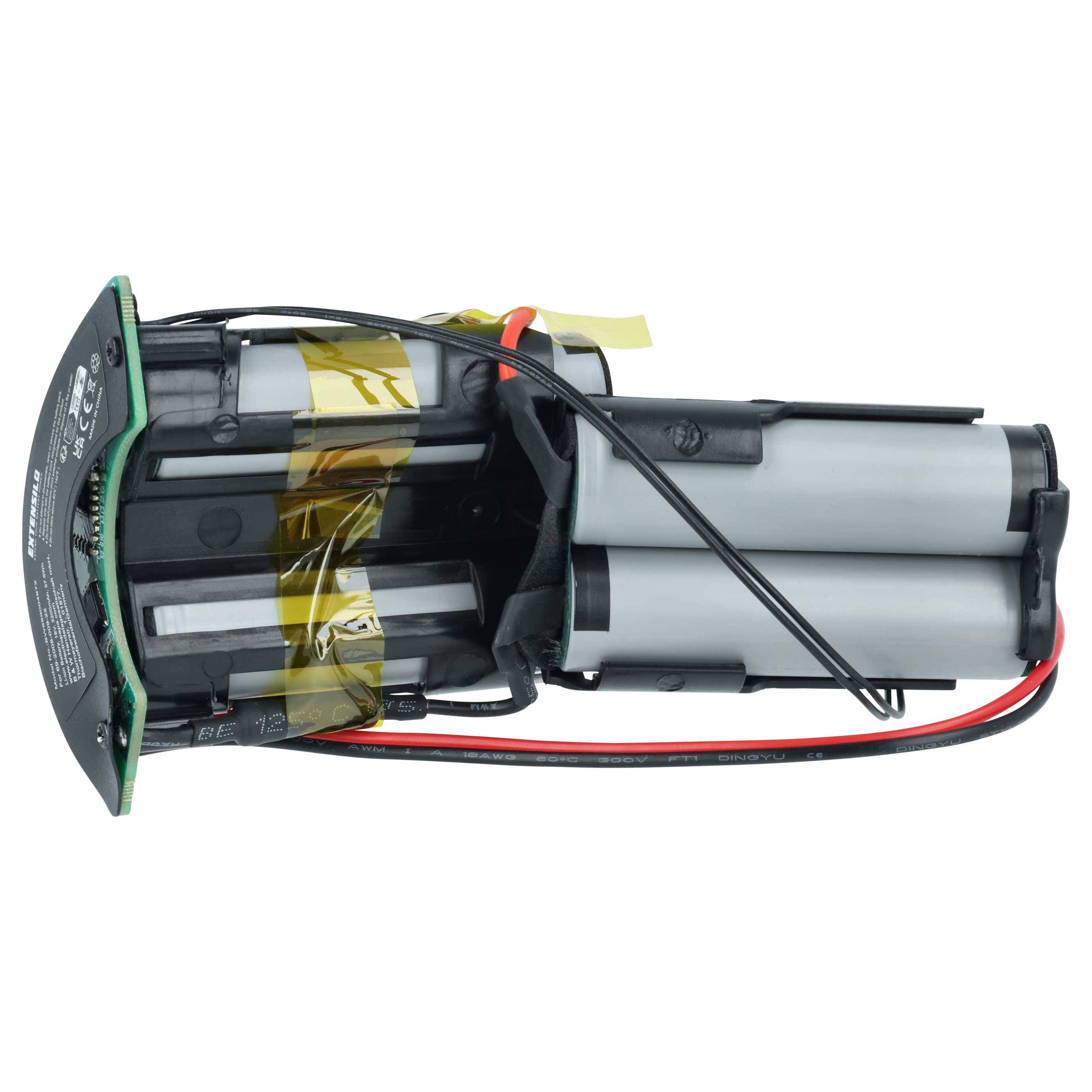 Nahaufnahme eines elektronischen Akkupacks mit zylindrischen Zellen und Verkabelung, teilweise von einer Leiterplatte verdeckt, vor einem weißen Hintergrund.