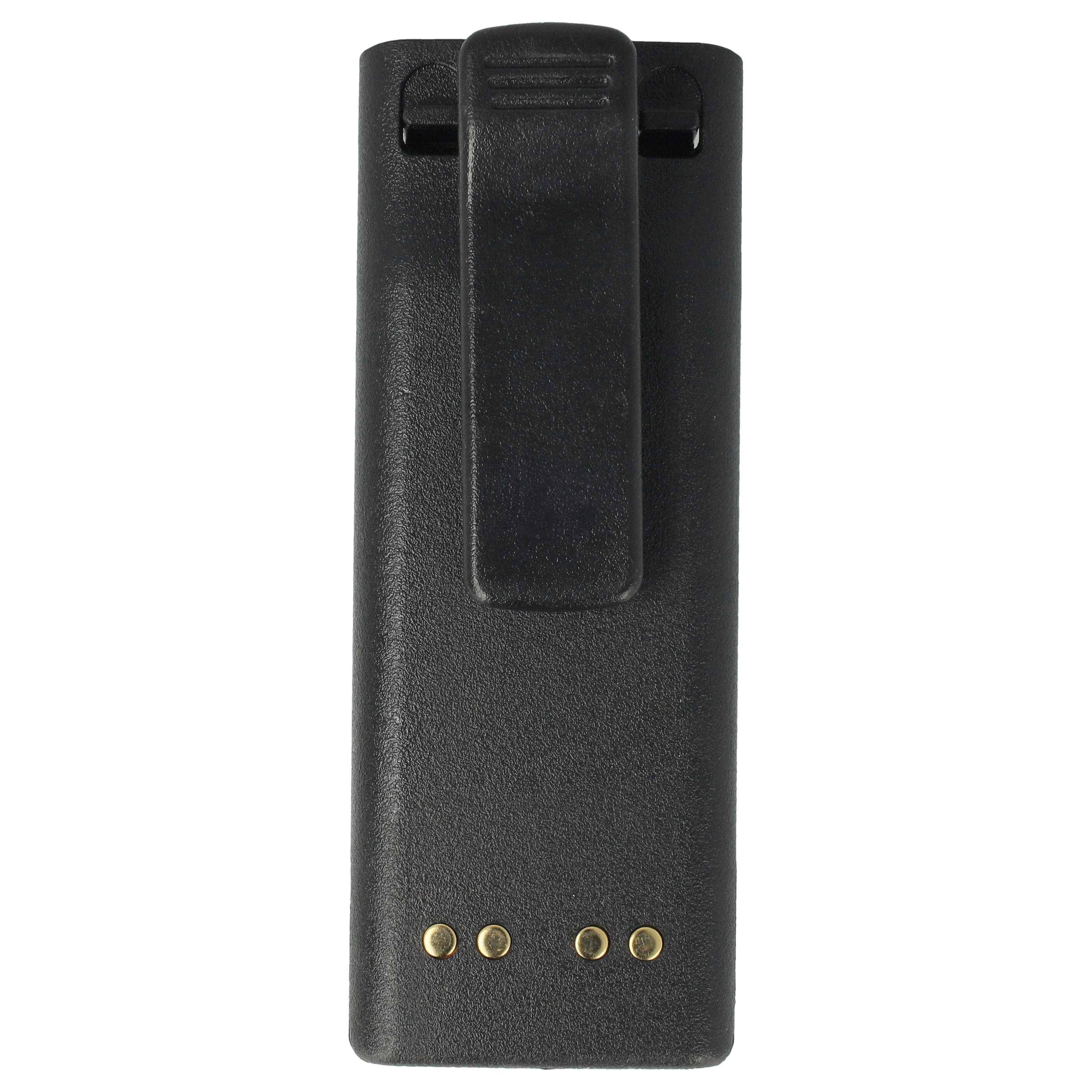 Eine schwarze Batterie mit einer Klammer und drei goldenen Kontaktpunkten am Unteren, die häufig in tragbaren elektronischen Geräten verwendet wird.