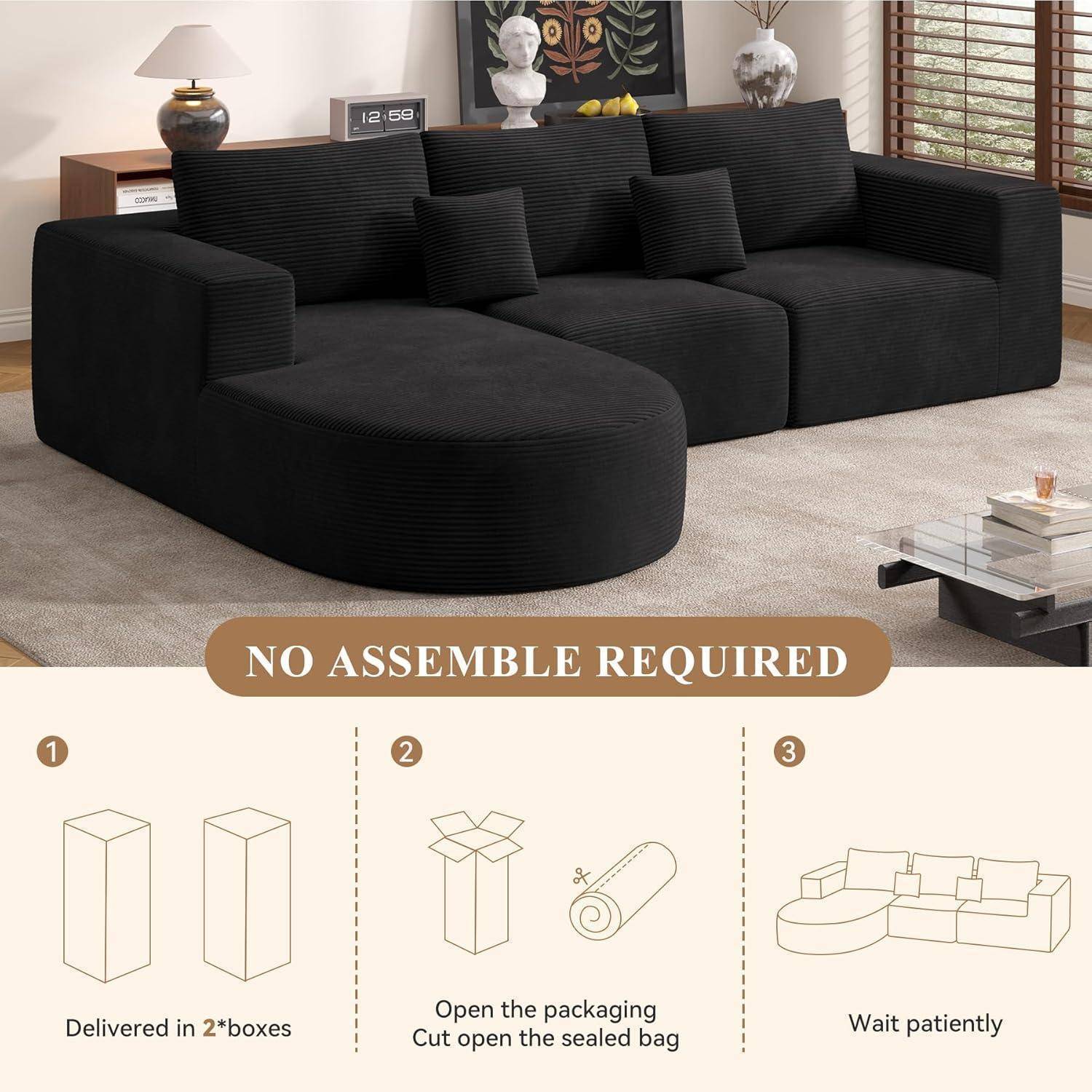 Dunkelgraues L-förmiges Sofa in einem Wohnzimmer. Text liest sich: 