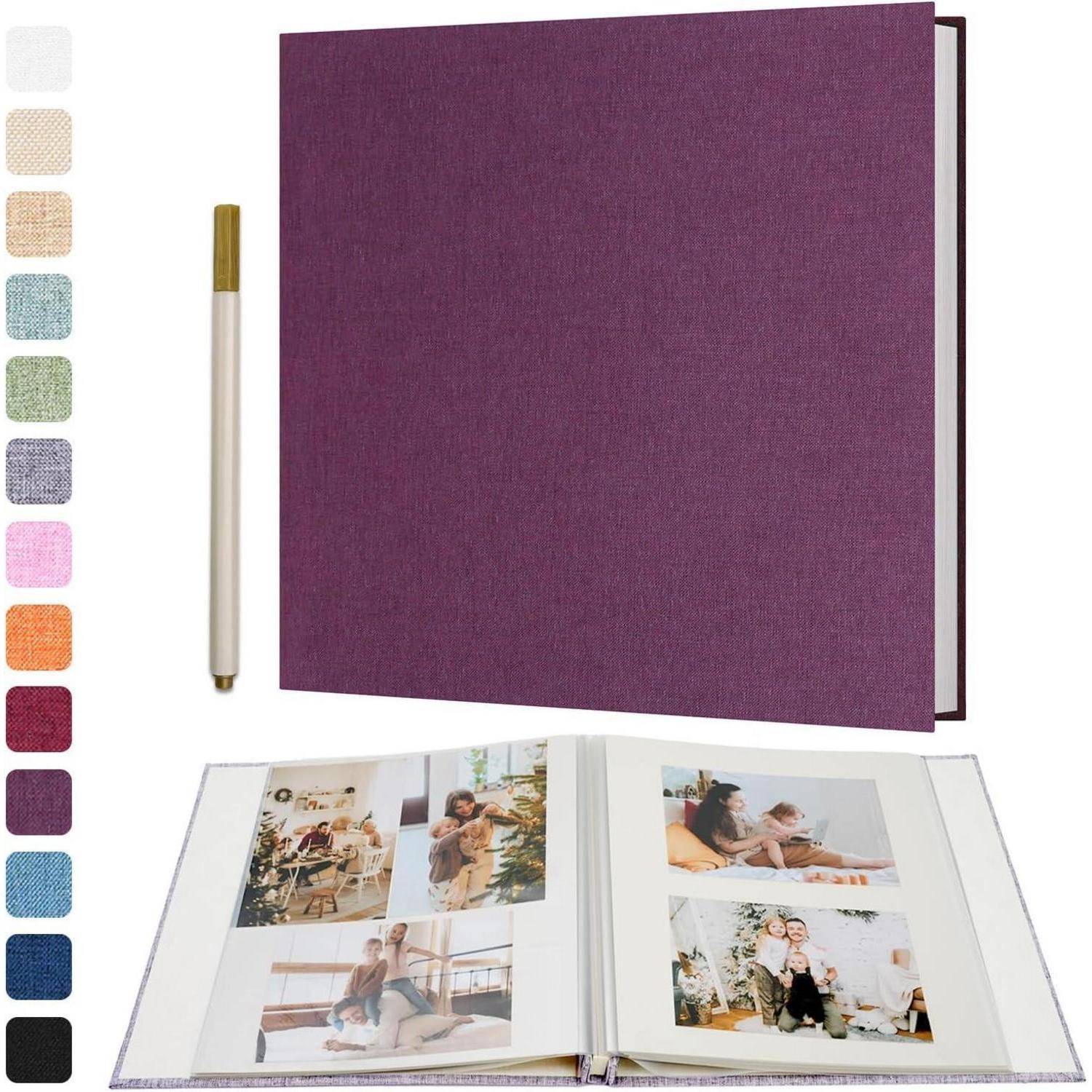 Lila Fotoalbum mit verschiedenen Stofffarben und einem goldbespitzten Stift; das Album zeigt Fotos von Menschen im Inneren.