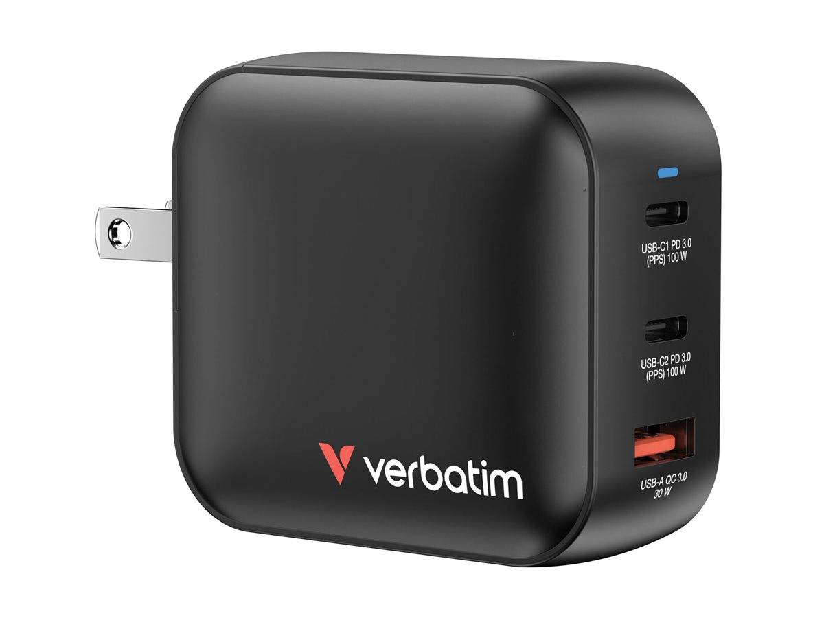 Schwarzes Verbatim-Wandladegerät mit ausklappbarem Stecker und drei Anschlüssen, beschriftet mit USB-C PD 100W, USB-C PD 30W und USB-A QC 3.0 18W.