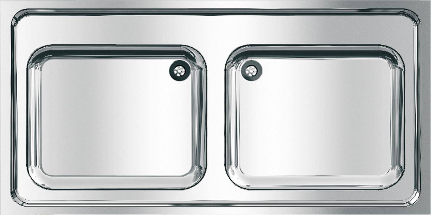 Ein Edelstahlspültisch mit zwei rechteckigen Becken, jeweils mit einem Abfluss in der oberen Ecke.