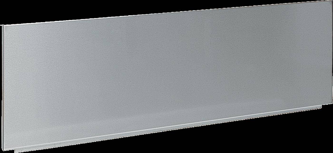 Flaches, hellgraues rechteckiges Metallpaneel, das im Winkel vor schwarzem Hintergrund gezeigt wird.