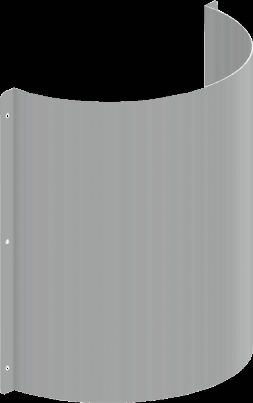 Gebogenes graues Metallwandpanel mit Befestigungslöchern entlang der linken Kante und einer erhobenen rechten Kante, vor schwarzem Hintergrund dargestellt.