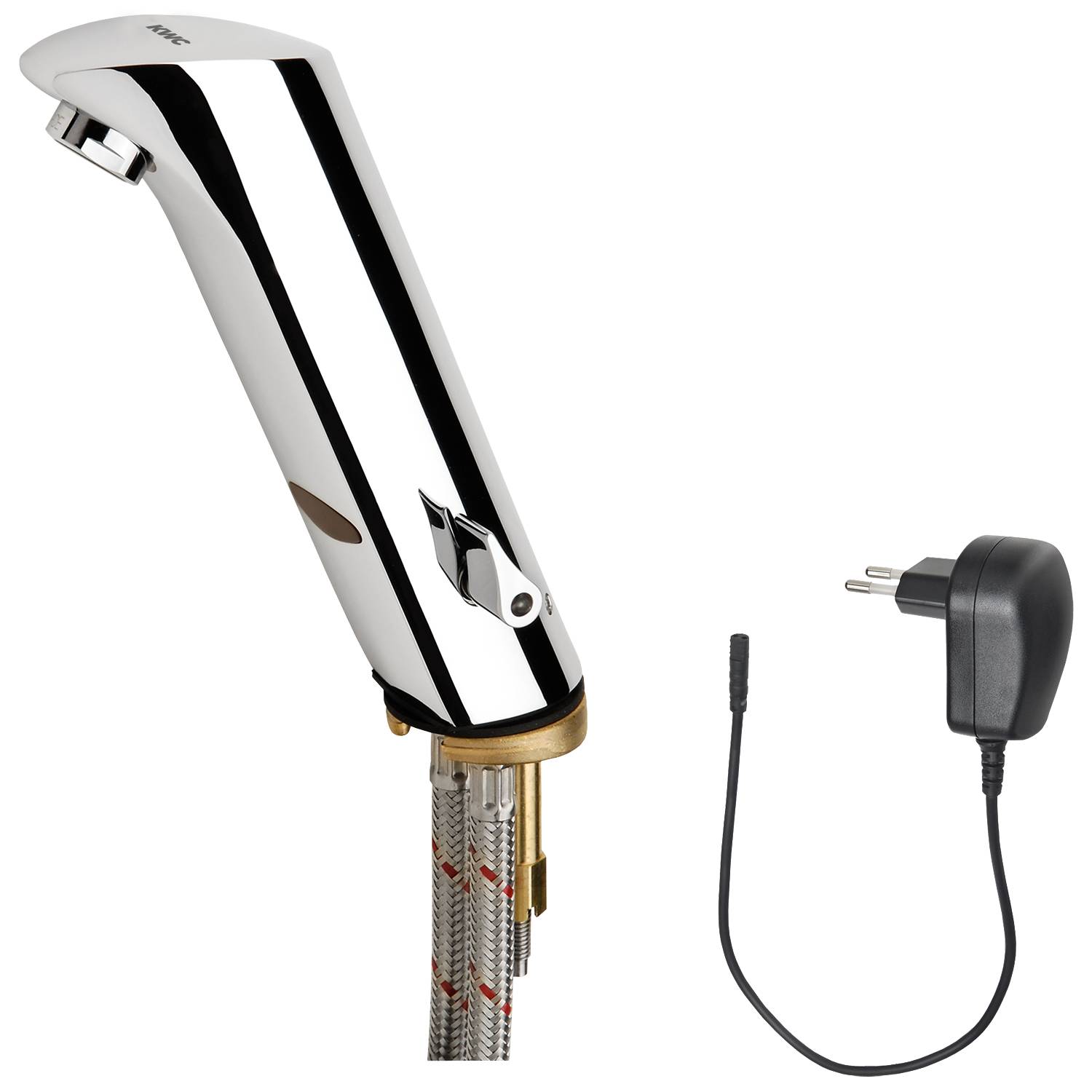 Ein automatischer Chrom-Wasserhahn mit freigelegten geflochtenen Schläuchen, zusammen mit einem separaten Netzteil mit Stecker und Kabel vor einem schwarzen Hintergrund.