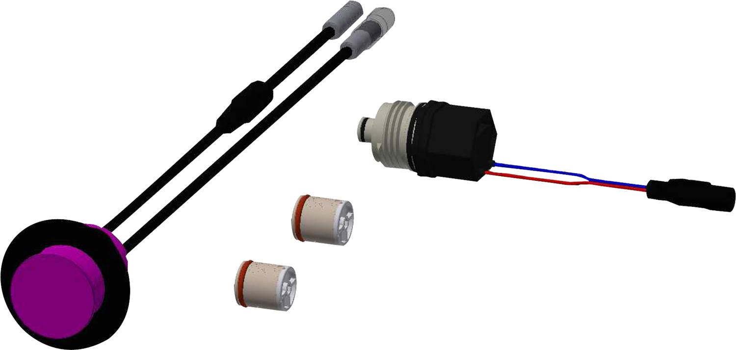 Ein schwarzer elektrischer Anschluss mit drei Kabeln und Metallkomponenten zur Montage vor einem schwarzen Hintergrund, der Verbindungsteile zeigt.