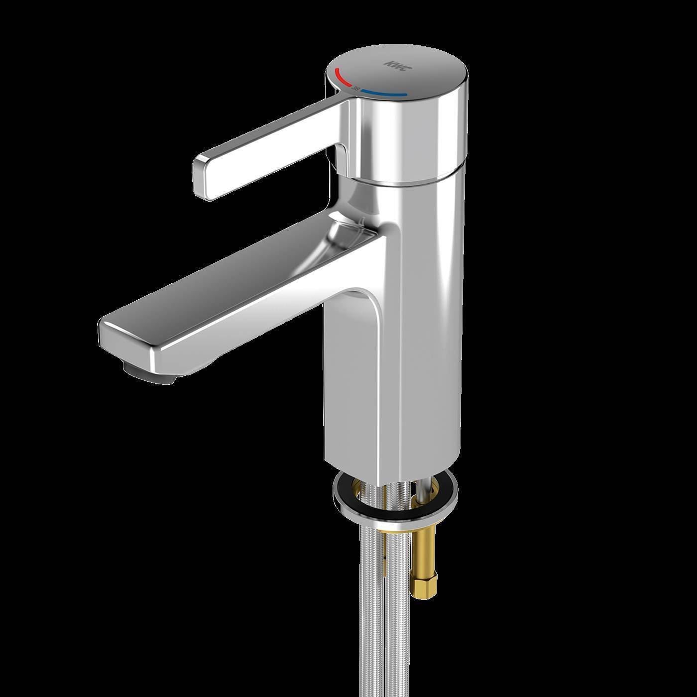 Einhebel-Badezimmerwasserhahn aus Chrom mit modernem zylindrischem Körper und flachem Auslauf, isoliert auf schwarzem Hintergrund dargestellt.