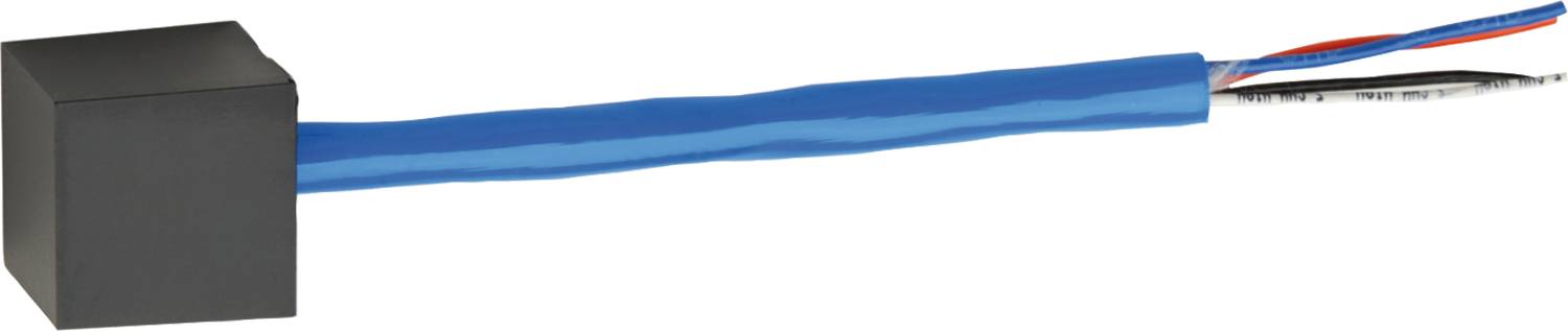 Ein glatter, reflektierender blauerBand auf einem schwarzen Hintergrund, der Farbe und Textur zur Geltung bringt.