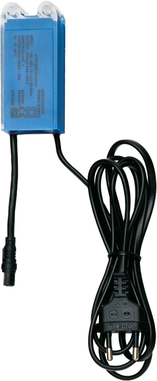 „Ein schwarzes Elektrokabel mit einer blauen rechteckigen Komponente an der Spitze, möglicherweise ein Netzteil, vor einem dunklen Hintergrund.