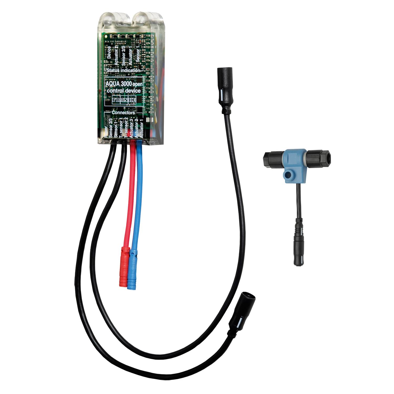 CO2-Sensor mit transparentem Gehäuse, das die interne Leiterplatte zeigt, verbunden mit roten und blauen Kabeln, zusammen mit einem kleinen schwarzen Adapter.