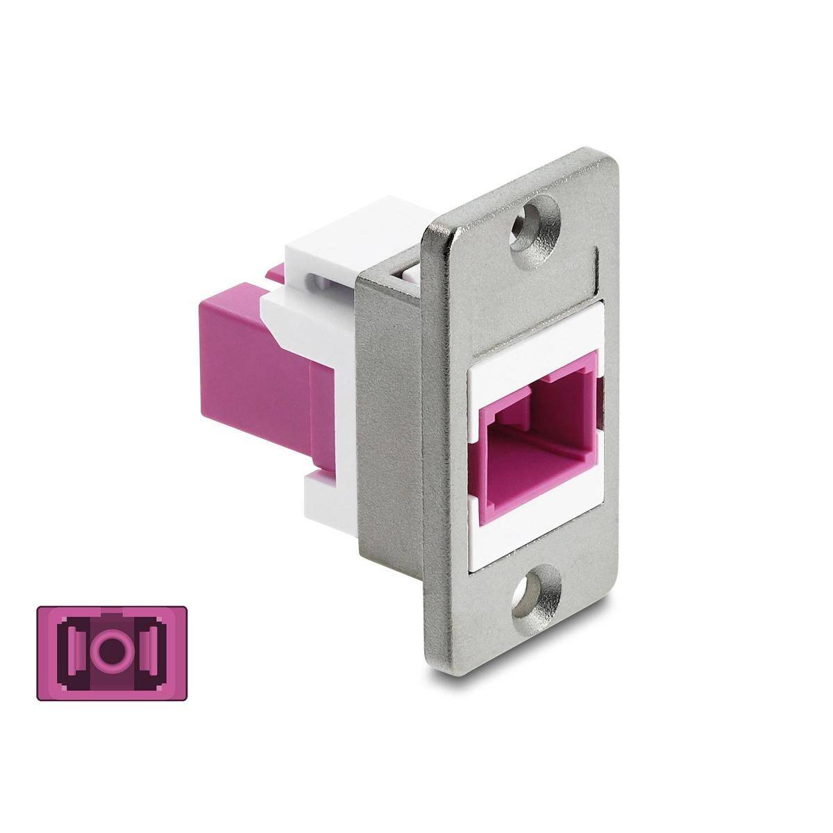 Ein magentafarbener Ethernet-Keystone-Jack mit einem Metallbefestigungsrahmen, entwickelt für Wandinstallationen.