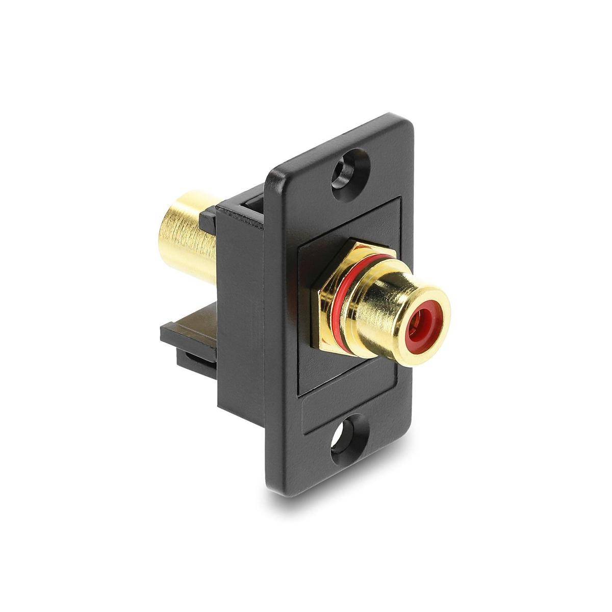 „Ein schwarzer und goldener RCA-Wandanschluss-Verbinder mit einem roten Innenring, der für Audio-Video-Verbindungen verwendet wird, auf weißem Hintergrund isoliert dargestellt.
