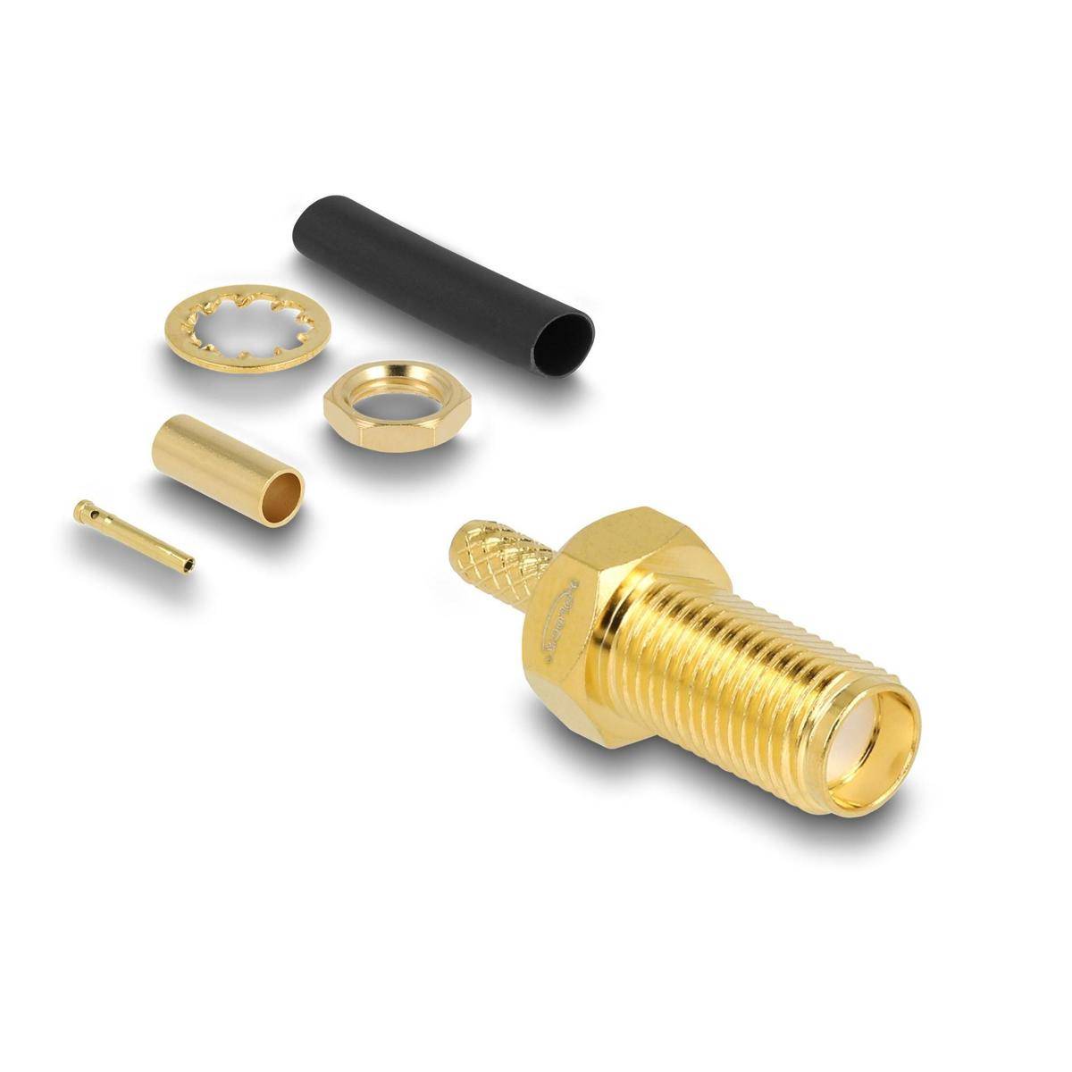 Koaxial-Kabelverbinder-Set mit vergoldeten Komponenten, bestehend aus Stecker, Hülse, Unterlegscheibe und Schutzabdeckung, auf weißem Hintergrund.