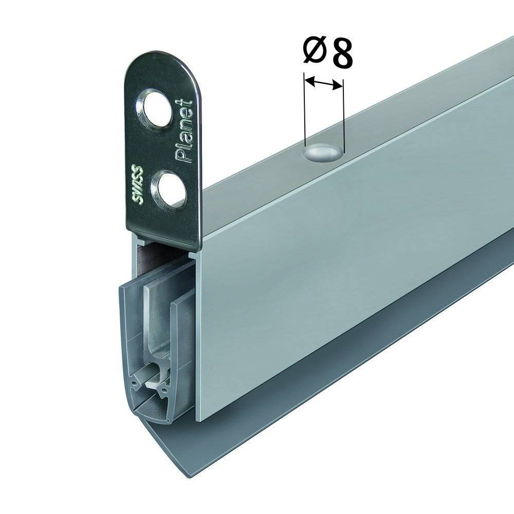 Metallische Türschwelle mit verstellbarem Höhenmechanismus, gekennzeichnet mit „ø8