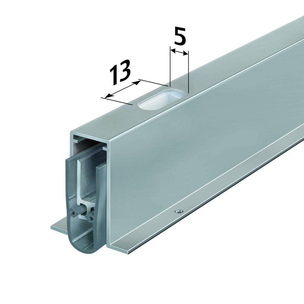 Ein Querschnitt einer Metalltürsiegel mit einer Breite von 13 mm und einer Tiefe von 5 mm, der interne Komponenten zur Abdichtung und Isolierung zeigt.