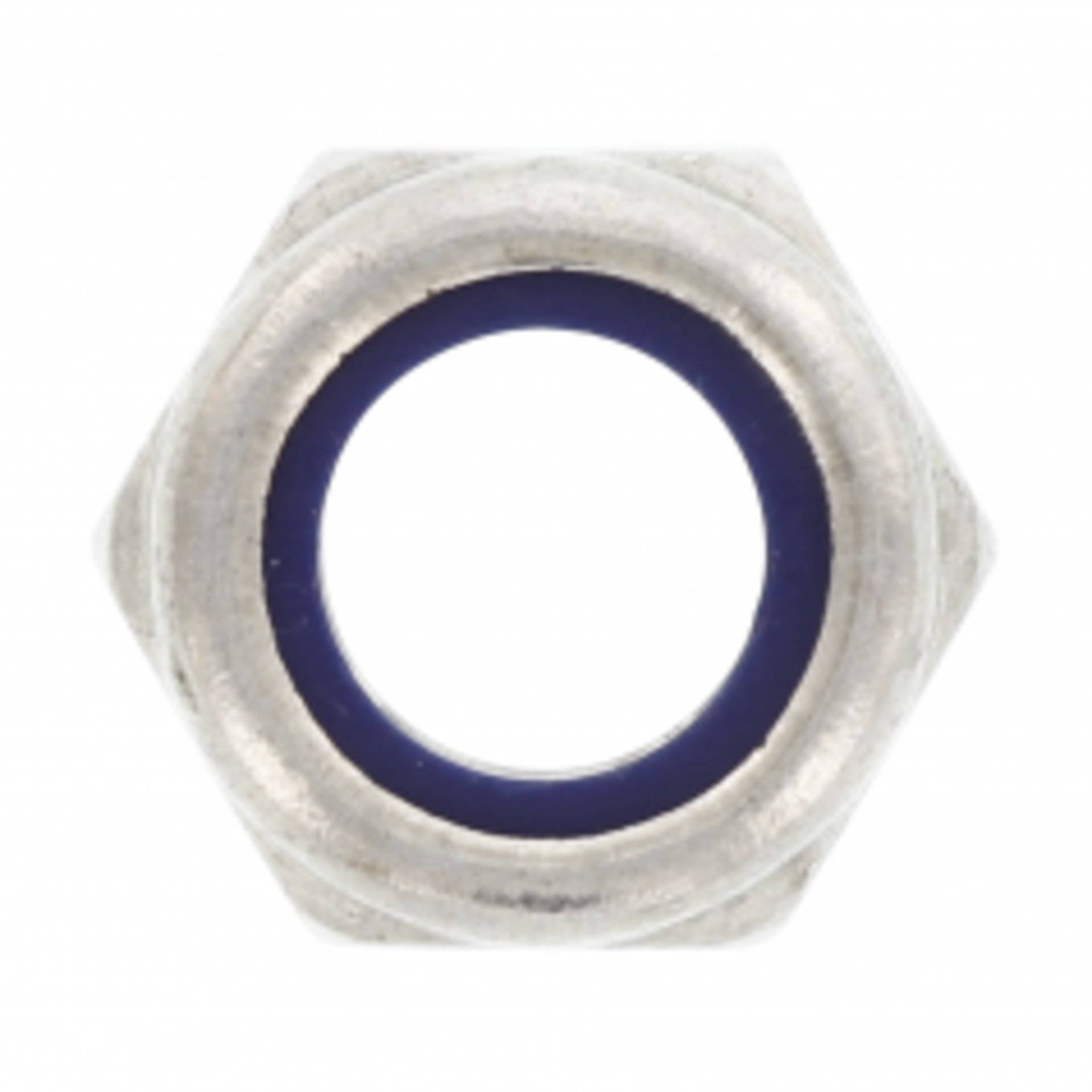 Ein Nahaufnahmebild einer Metallmutter mit einem blauen Nylonring, der zum Verriegeln an Bolzen verwendet wird, um ein Lockern zu verhindern.