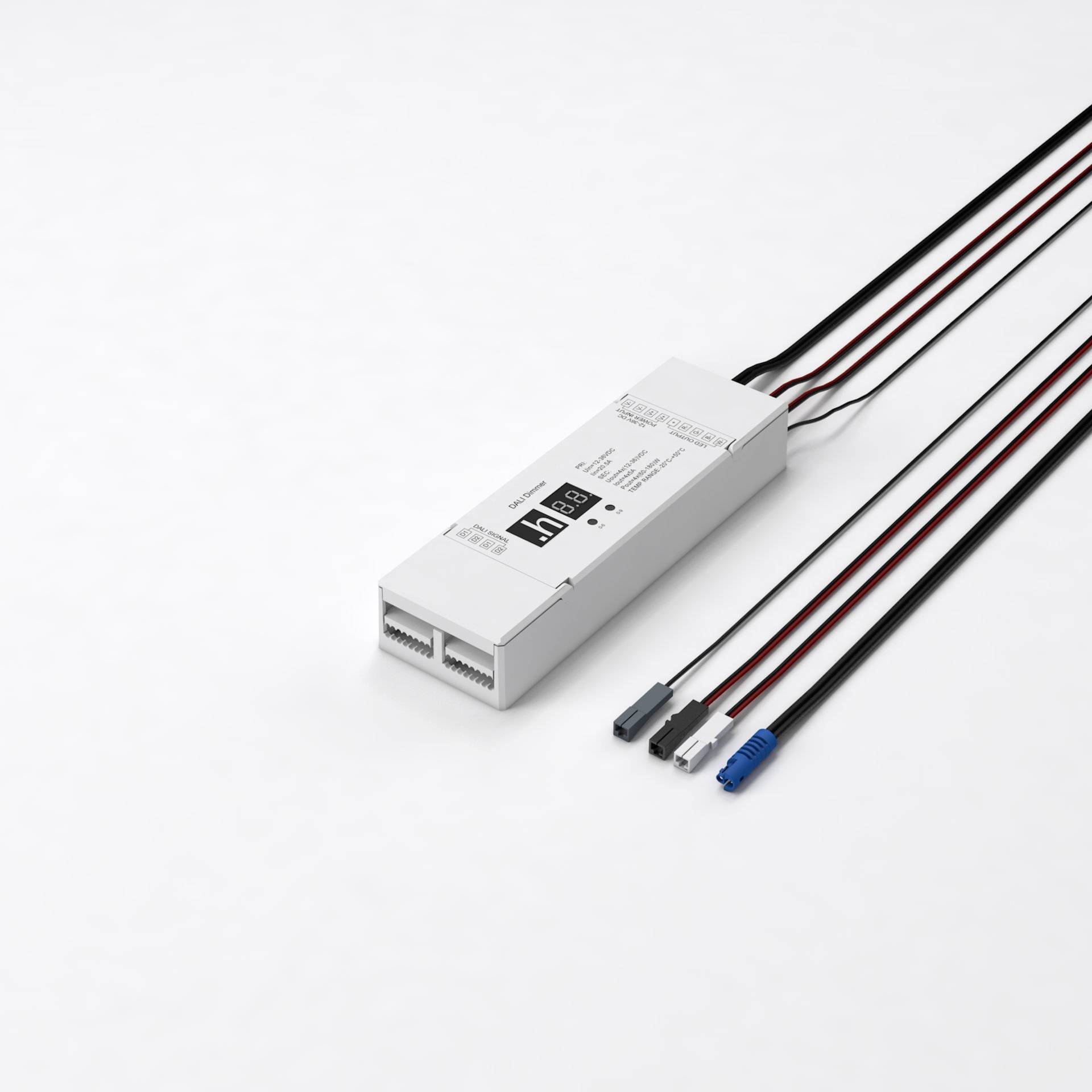 Ein weißes elektronisches Gerät mit mehreren Kabeln, die sich von einem Ende erstrecken, mit beschrifteten Anschlüssen und Indikatoren auf seiner Oberfläche.