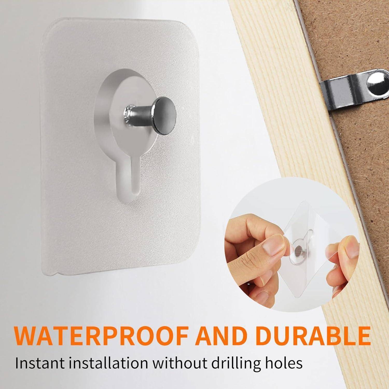 Transparenter Klebehaken an einer Wand mit dem Text ‚Wasserdicht und Langlebig'. Darstellung einer sofortigen Installation in Arbeit, mit Betonung auf keine Bohrnotwendigkeit.