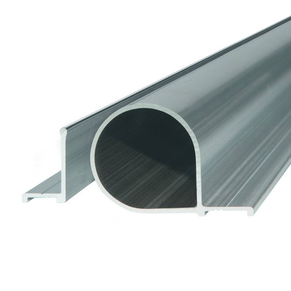 Ein silbernes, zylindrisches Aluminium-Strangpresswerkstück mit hohlem Kern und flacher Basis, häufig in der Konstruktion oder Fertigung verwendet.