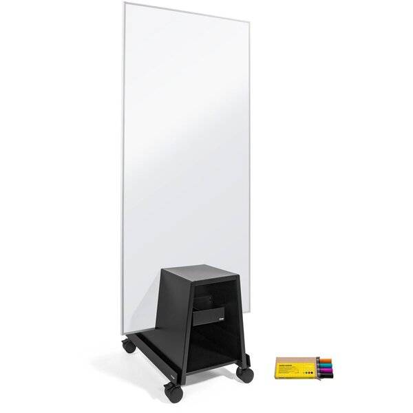 Tragbares fahrbares Whiteboard mit großer leerer weißer Oberfläche und einem integrierten schwarzen Aufbewahrungsfach für farbige Marker.