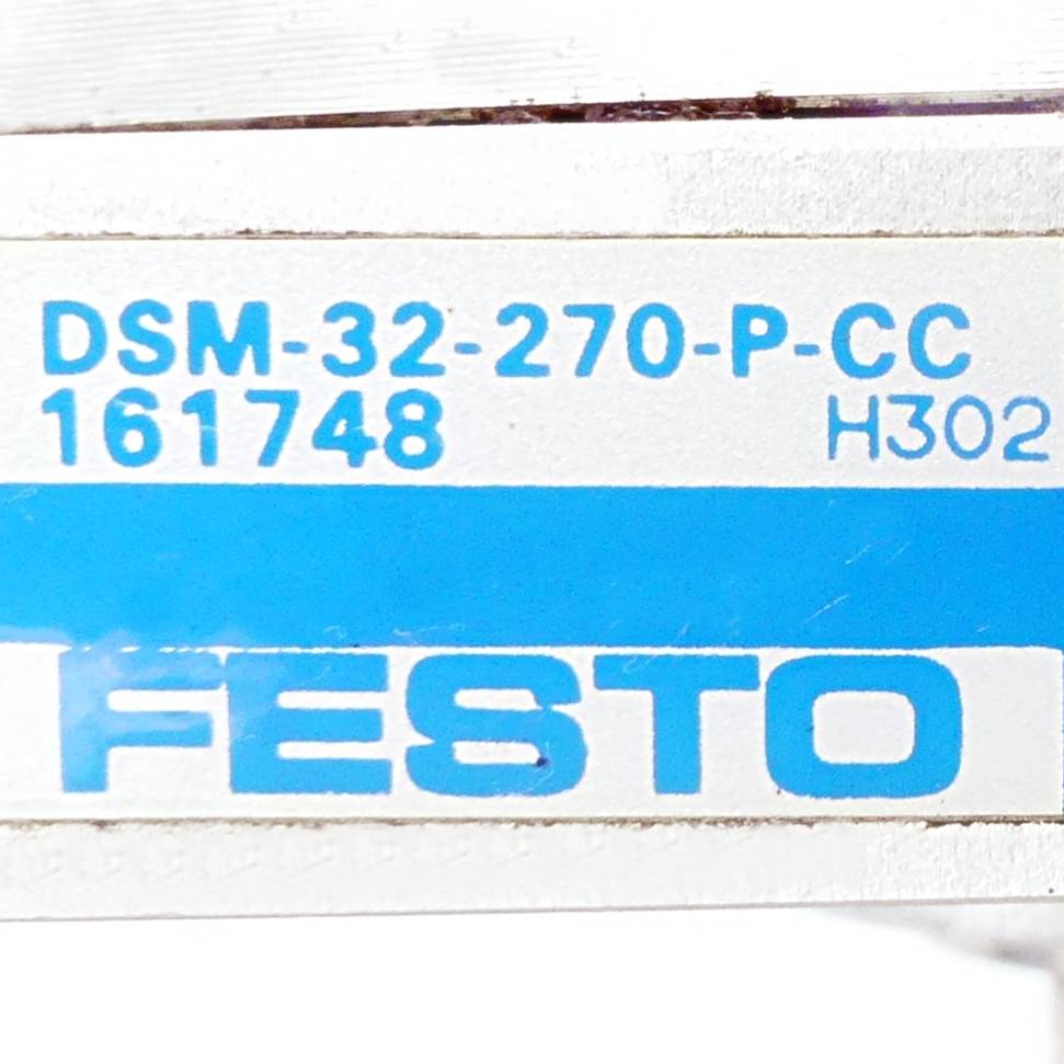 Eine Beschriftung mit DSM-32-270-P-CC 161748 H302 Festo, in blau auf weißem Hintergrund gedruckt.