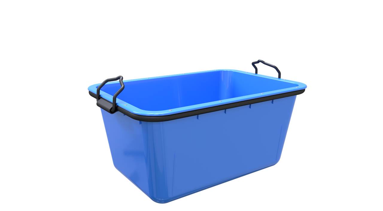 Eine blaue Plastik-Rechtecktonne mit schwarzen Griffen an jeder Seite, vor einem einfarbigen schwarzen Hintergrund.