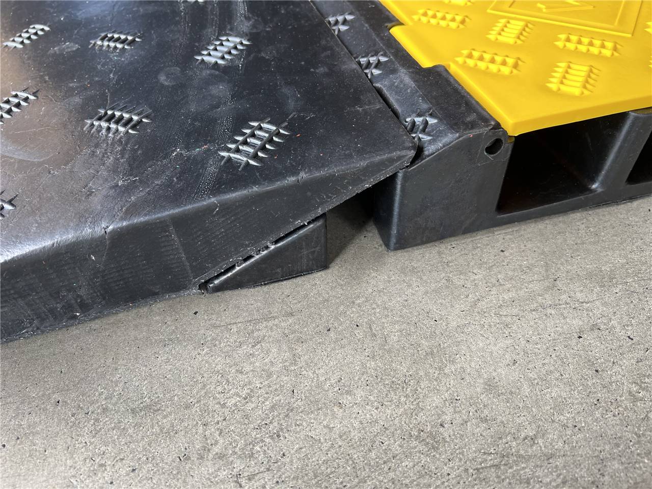 Schake 33934R Überfahrschutz System A, 1 Stück Auffahrrampe