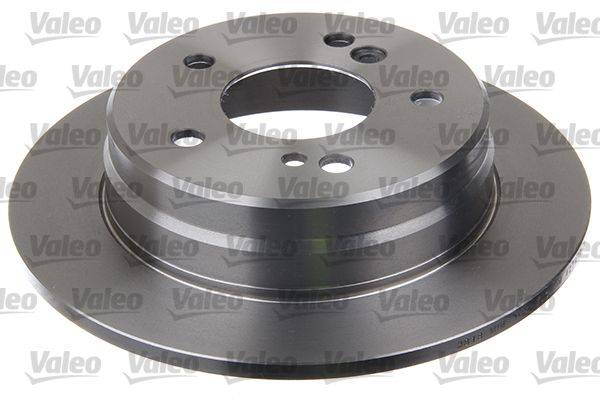 Eine metallische Bremsscheibe mit glatter Kreisform, die fünf Befestigungslöcher um die Mitte herum aufweist und für Fahrzeug-Bremssysteme vorgesehen ist.